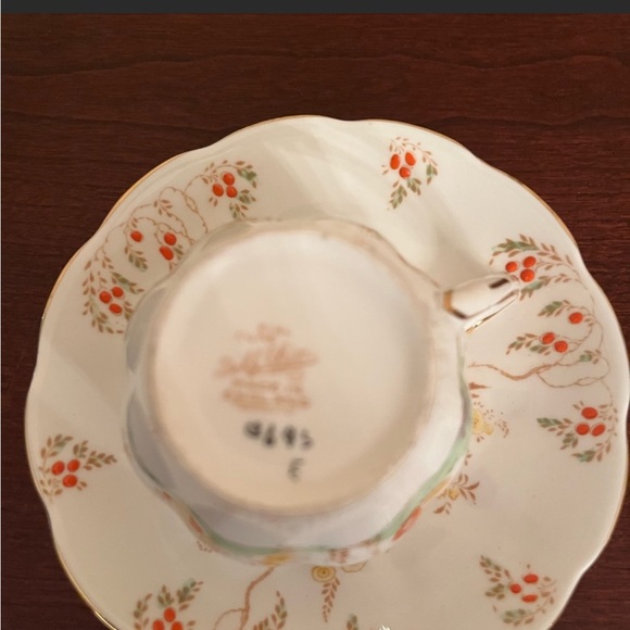 612. VINTAGE BELL BONE CHINA CUP & SAUCER SET - Picture 3 of 6